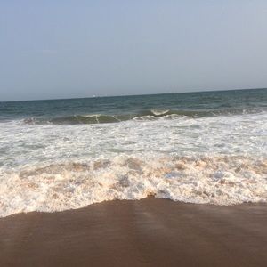 Meet your Posher, Afiwa